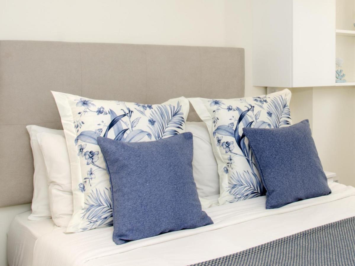 Sitges Spaces Oasis Suites- 4 Bedroom, 4 Ensuite Bathrooms, Terrace, Pool, Sitges Centre Kültér fotó