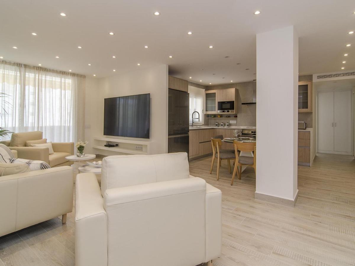 Sitges Spaces Oasis Suites- 4 Bedroom, 4 Ensuite Bathrooms, Terrace, Pool, Sitges Centre Kültér fotó
