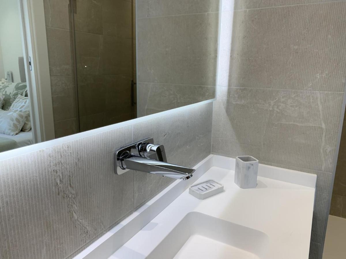 Sitges Spaces Oasis Suites- 4 Bedroom, 4 Ensuite Bathrooms, Terrace, Pool, Sitges Centre Kültér fotó