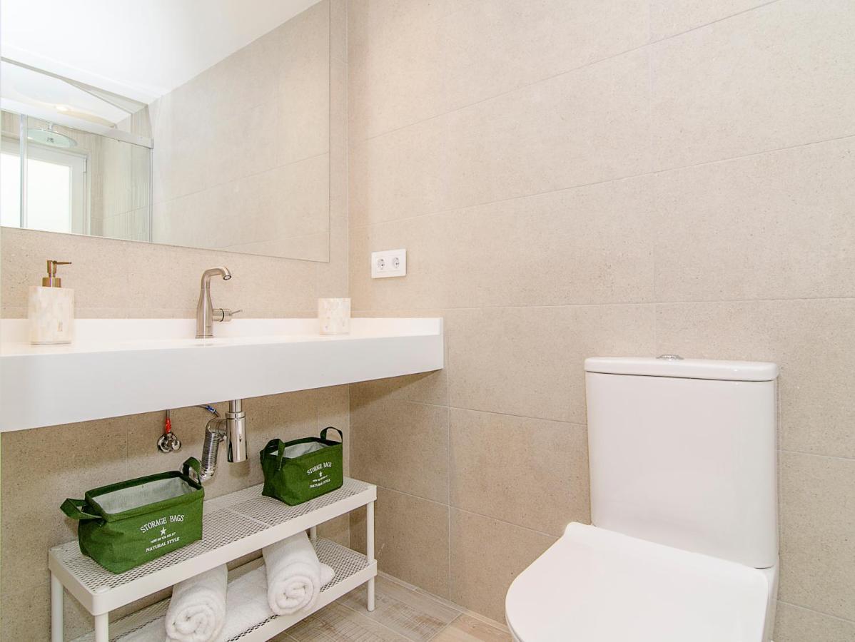 Sitges Spaces Oasis Suites- 4 Bedroom, 4 Ensuite Bathrooms, Terrace, Pool, Sitges Centre Kültér fotó