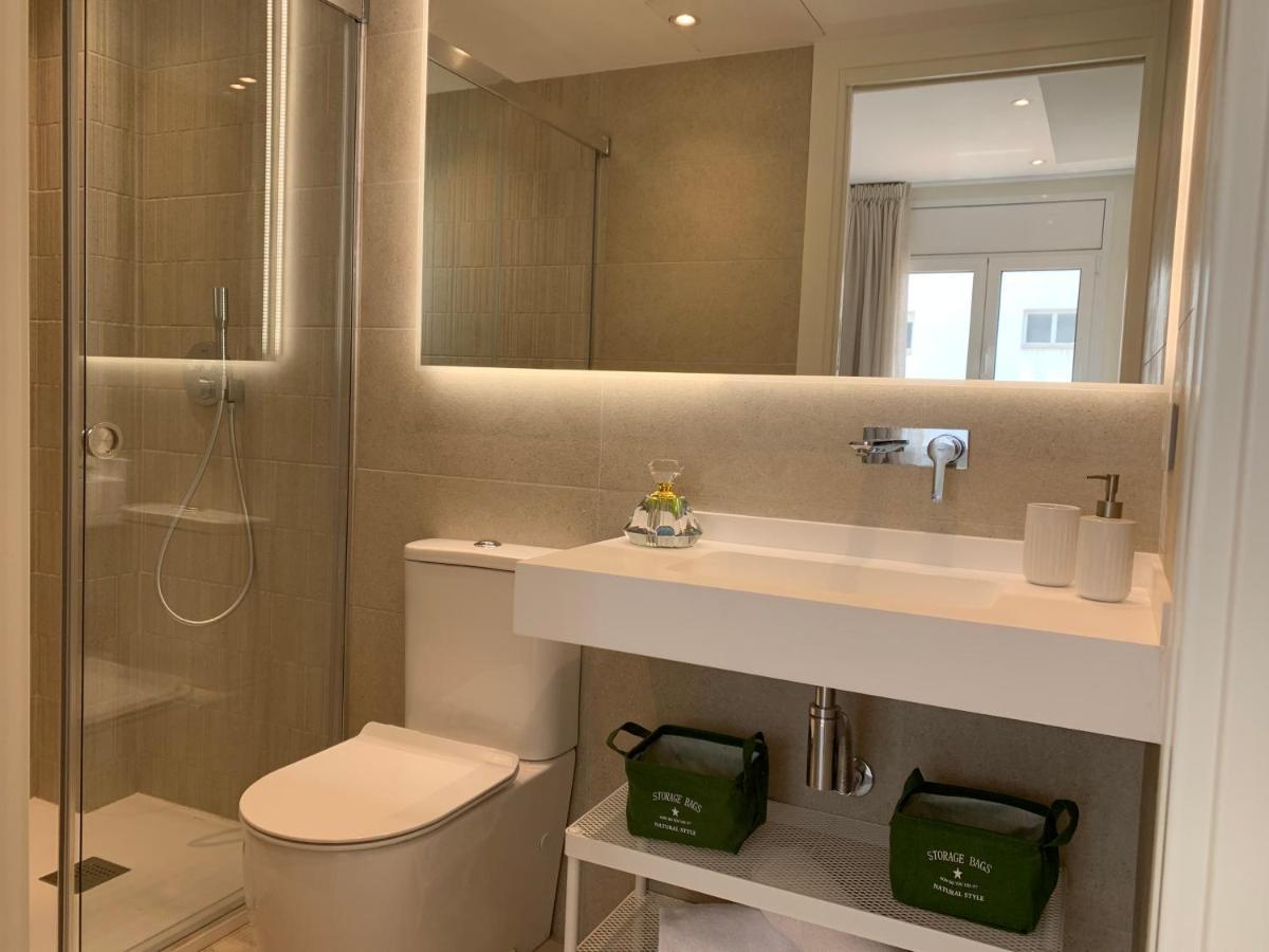 Sitges Spaces Oasis Suites- 4 Bedroom, 4 Ensuite Bathrooms, Terrace, Pool, Sitges Centre Kültér fotó